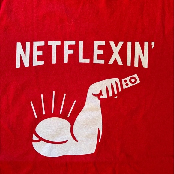 Netflexin' Mens Red T-shirt - Picture 2 of 6
